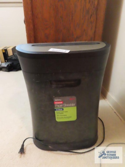 Royal paper shredder