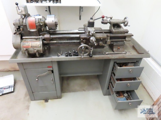 Vintage South Bend single phase 220 volt Precision metal lathe number CL 4040. Bed length 4 ft.