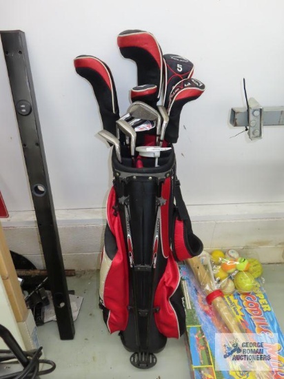 Acuity golf bag with clubs