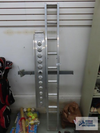 Aluminum hitch mounted motorcycle carrier