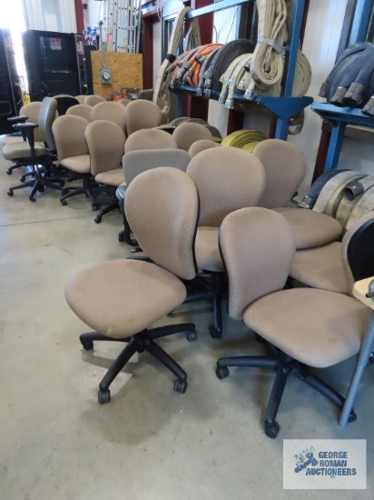 Lot of 26 roll about computer chairs