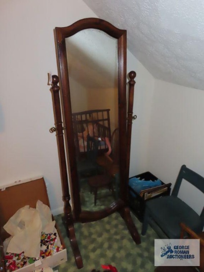 Swivel floor mirror