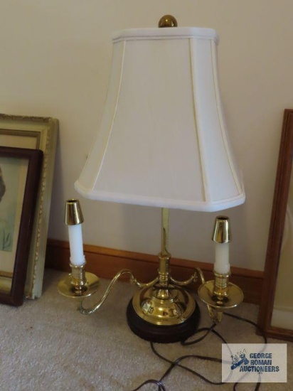 Candlestick bottom brass lamp