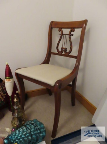 Harp back accent chair