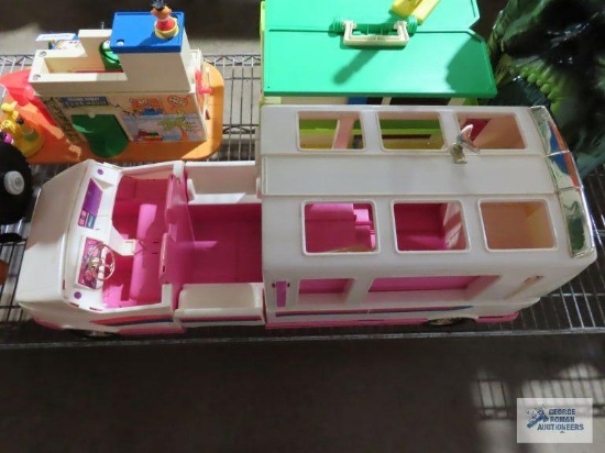 Mattel Barbie Golden Dream Motorhome