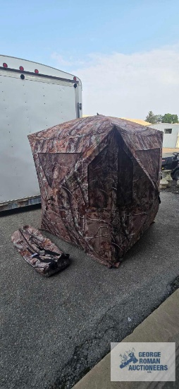 Bone collectors pop up blind with backpack