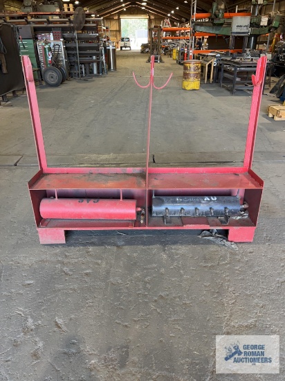 Mobile burning rack with oxygen and gas separators for individual lines.