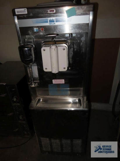 Taylor soft serve dispenser. model 441-27