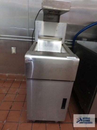 Stainless steel french fry warmer. Model FW-CN-0032-F.