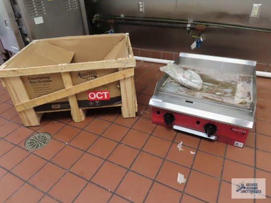 Avantco Chef Series 24" two burner flat top gas grill. New out of box. Number 177 CAG24TG. 60,000