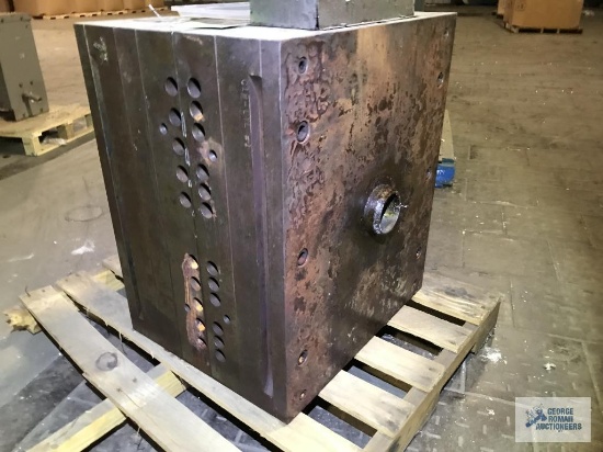 MOLD, DOUBLE CAVITY, HOT RUNNING