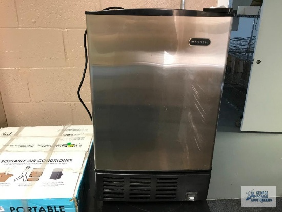 Whynter Built-In Ice Maker. Model: Uim-155a.