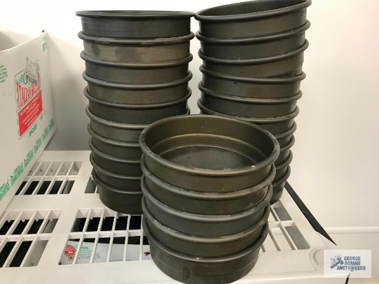 (25) 7" Deep Pizza Pans