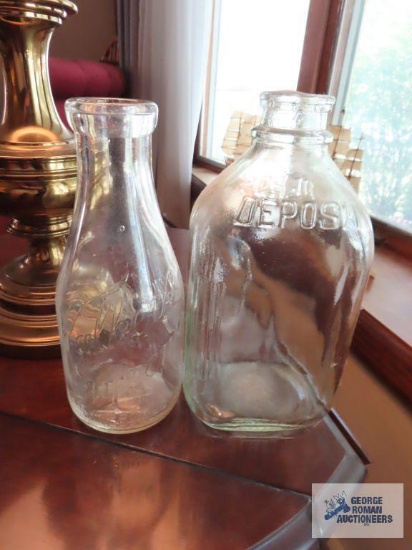 Walker's supreme one qt milk bottle and half gallon bottle