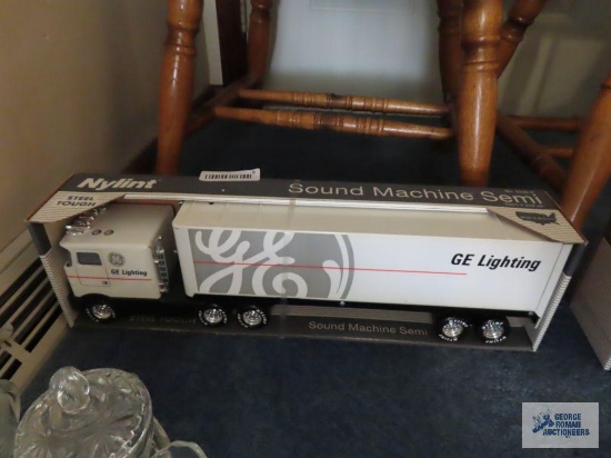 Nylint GE Lighting sound machine semi, number 9126-Z