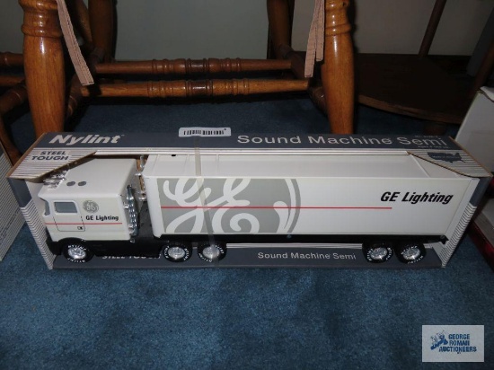 Nylint GE Lighting sound machine semi, number 9126-Z