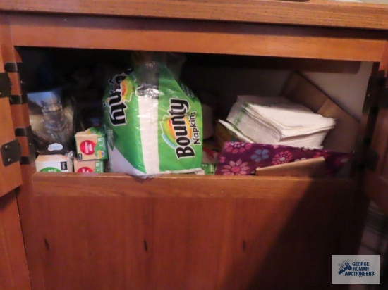 Assorted kitchen supplies