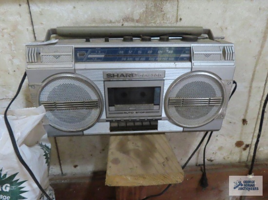 Sharp GF-4700 boombox