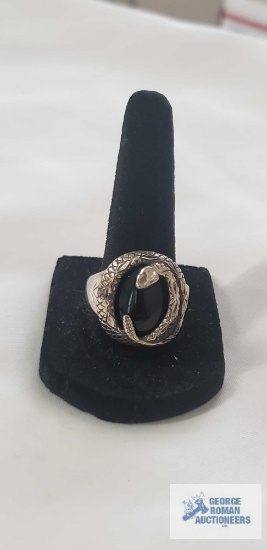 Sterling silver snake wrap stone ring with faux black onyx in the center, size 11, 10.5 G