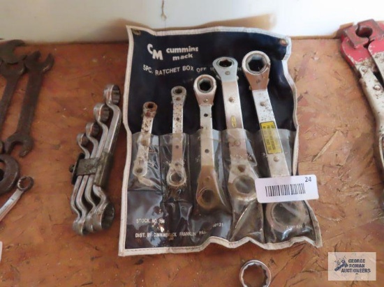 Cummins Mac 5 piece ratchet box offset SAE wrench set and SAE stubby box wrench set with metal