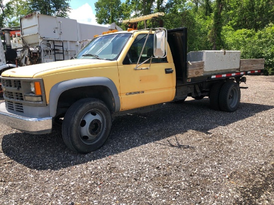 2001 Chevrolet 3500 HD w/ 11? flatbed