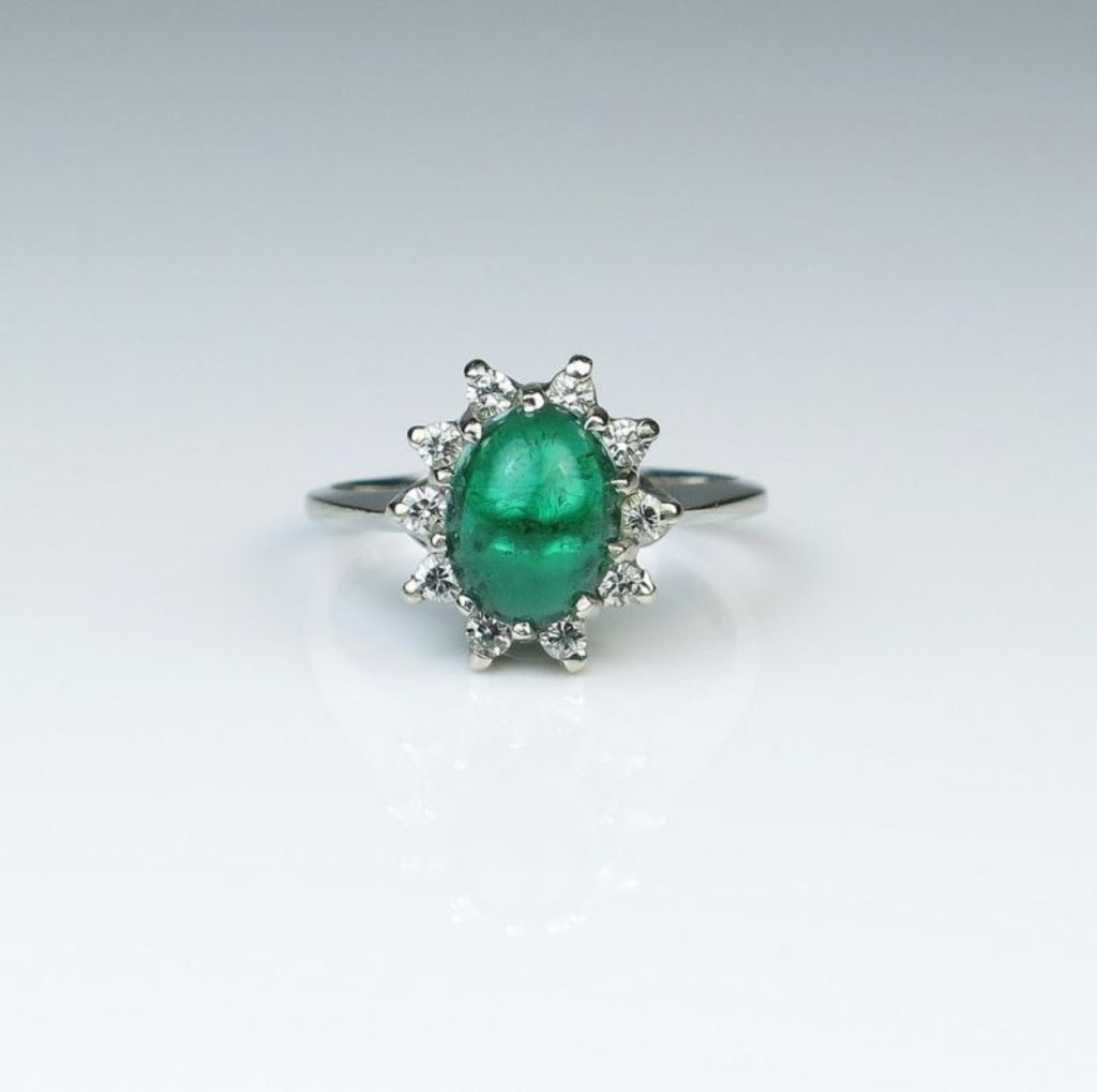 Elegant Colombian Emerald Estate Ring