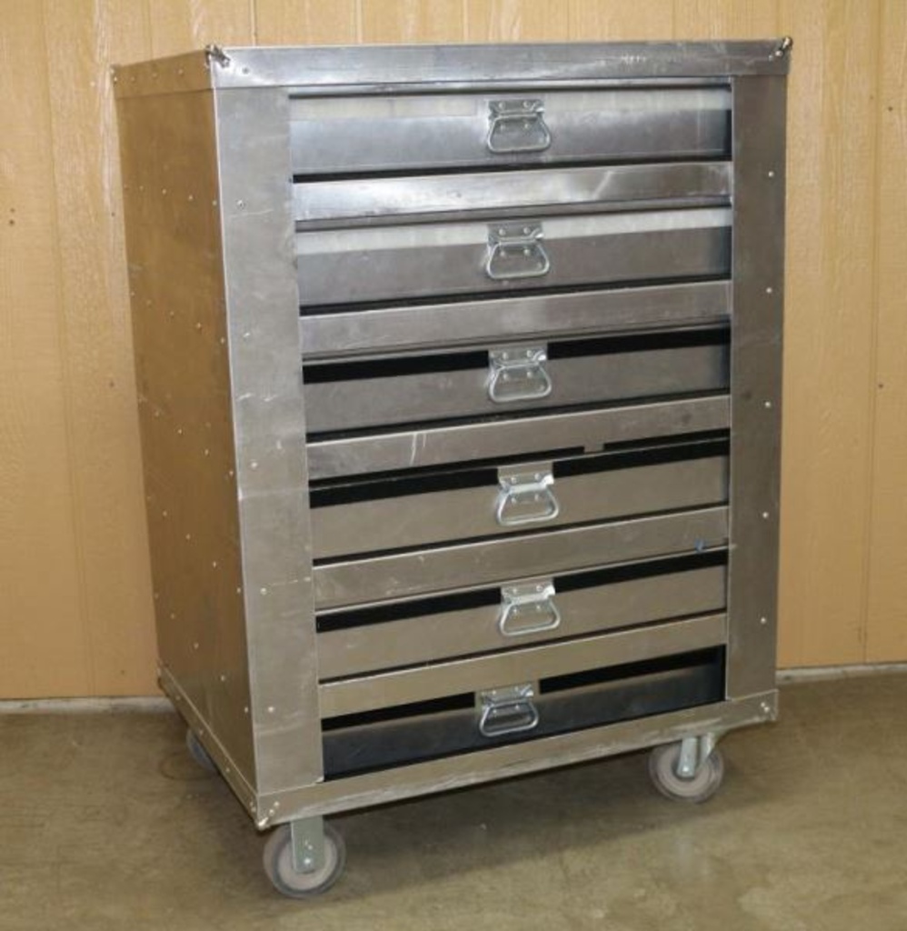 Custom Stainless Steel Rolling Showcase