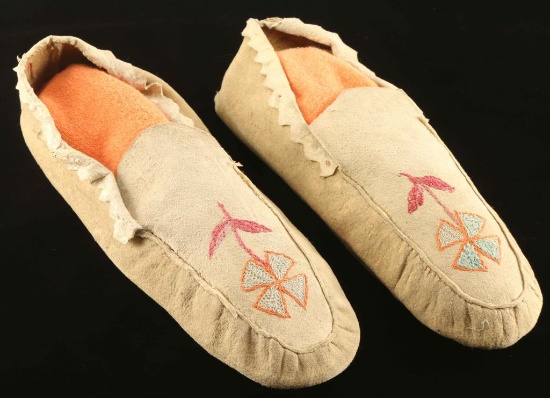 Pair of Sioux Embroidered Moccasins