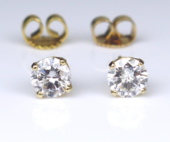 Dazzling Round Diamond Stud Earrings