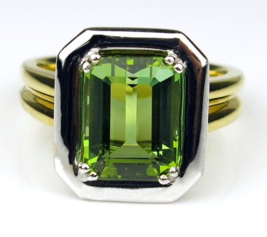 Vibrant High Quality Emerald cut Green