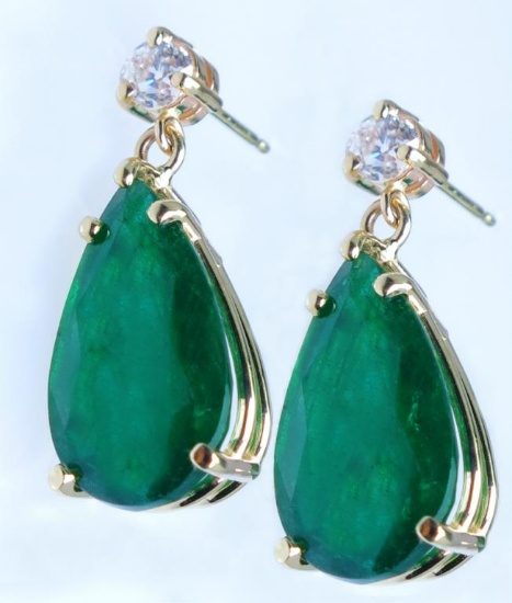 Glamorous 16.79 carat Emerald & Diamond Earrings