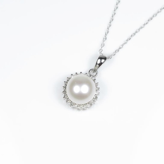 Beautiful Freshwater Pearl and Diamond Pendant