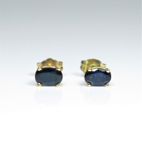 Classic Oval Shaped Royal Blue Sapphire