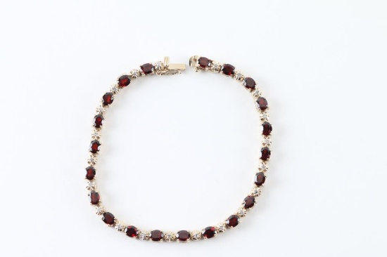 Pretty Garnet & Diamond Bracelet