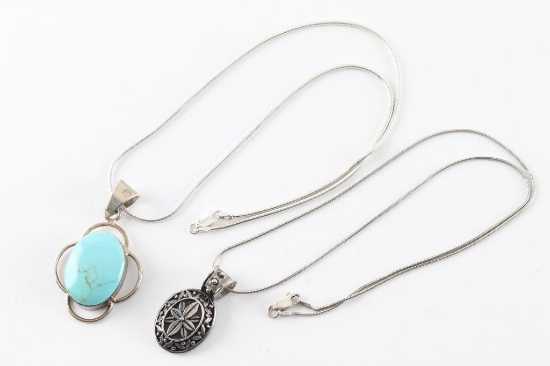Lot of 2 Necklaces