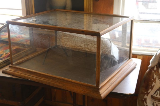 Square Oak Showcase