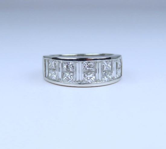 Brilliant Extra Fine Quality Platinum Diamond Ring