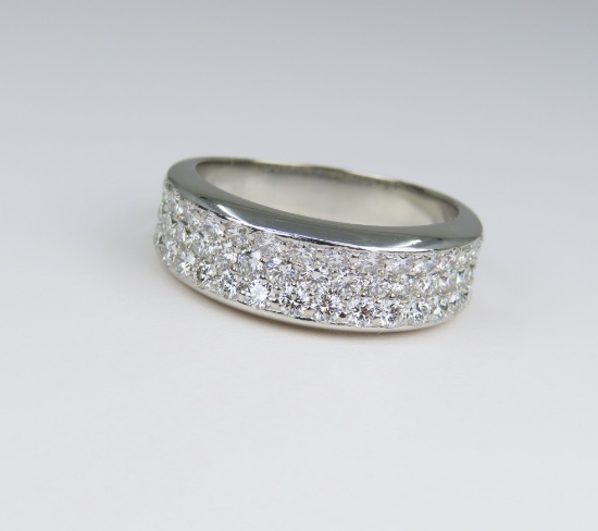 Exceptionally Fine Quality Platinum Diamond Ring