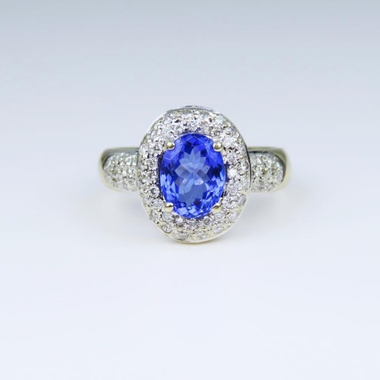 Beautiful Tanzanite and Diamond Ring