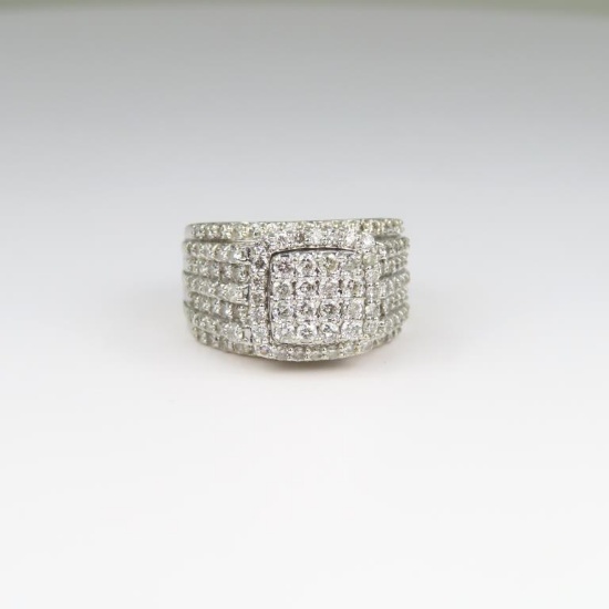 Glamorous Diamond Ring