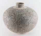 Polychrome B&W Olla