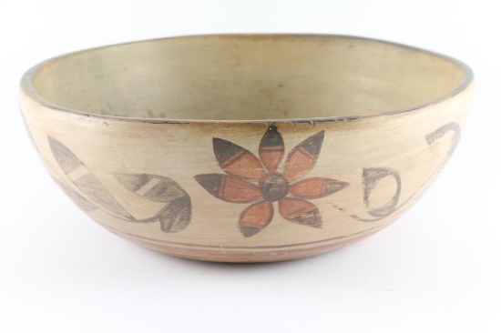 Santo Domingo Polychrome Pot