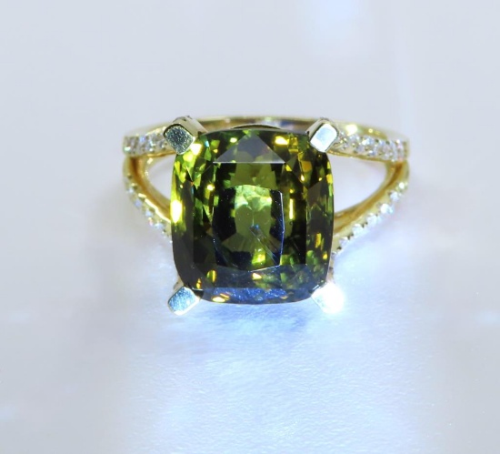 Magnificent, Extremely Rare 11.70 carat