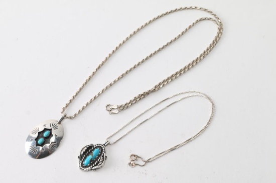 Lot of 2 Necklaces