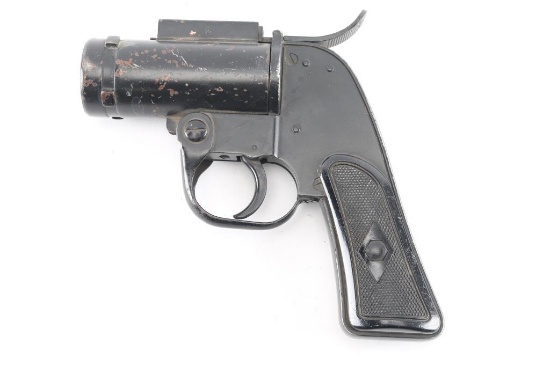 CECV M-8 Pyrotechnic Pistol