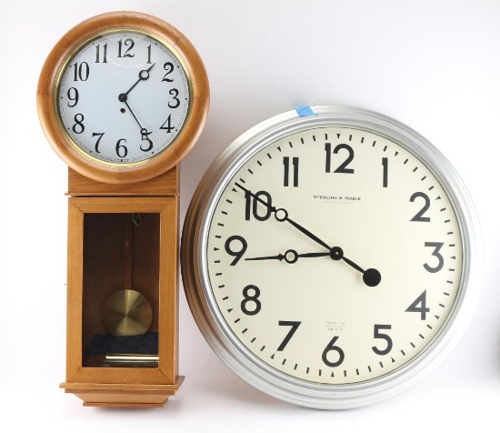 Lot of 2 Clocks