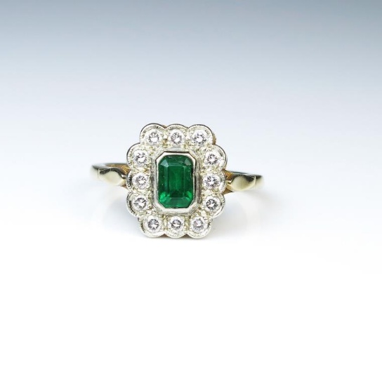 18CAI-65 EMERALD & DIAMOND RING