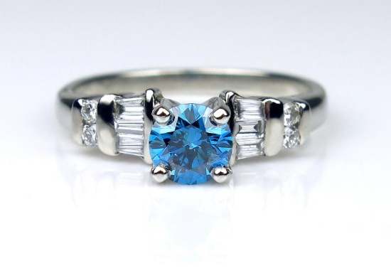 19CAI-41 BLUE & WHITE DIAMOND RING