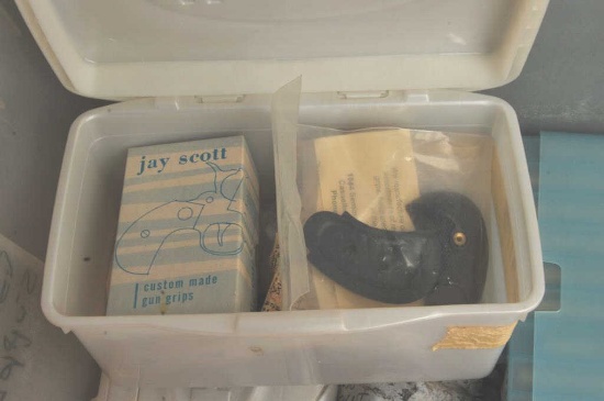19ON-8 MAGAZINE LOT