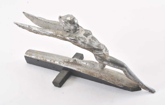 19LR- 27 WINGED LADY ORNAMENT